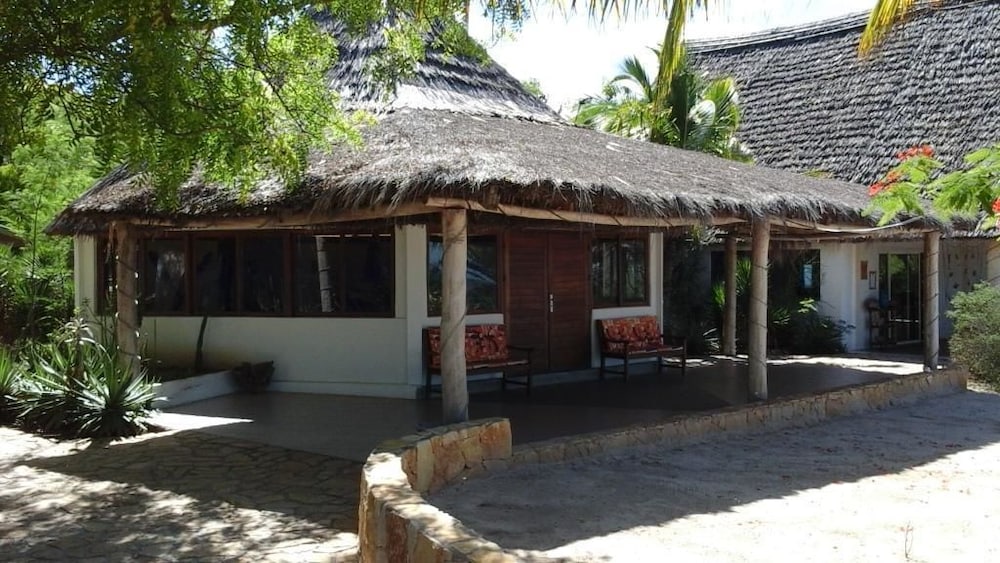 Caliente Beach Lodge — Toliara — photo 2