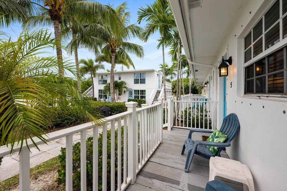 Seahorse Beach Bungalows - photo 54