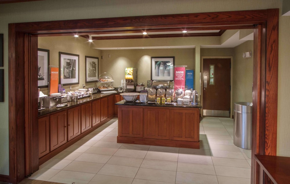 Hampton Inn South Haven - photo 33