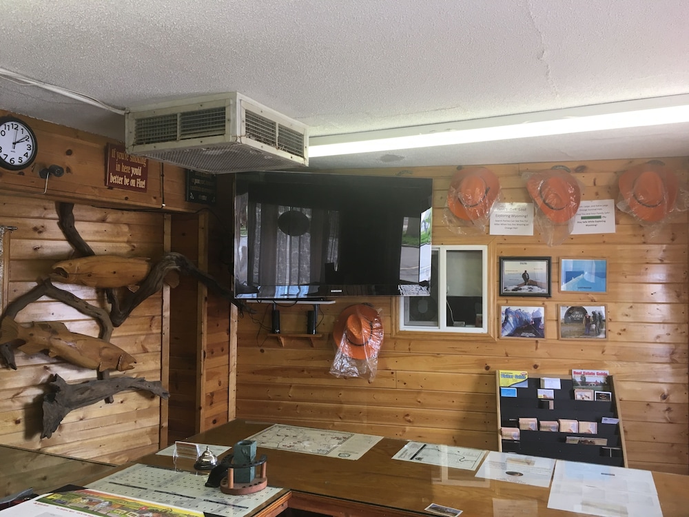 Rainbow Motel - photo 3