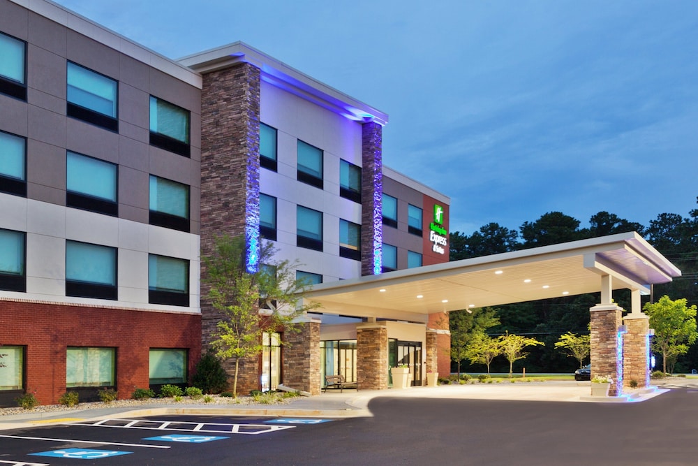 Holiday Inn Express & Suites Fayetteville by IHG - photo 39
