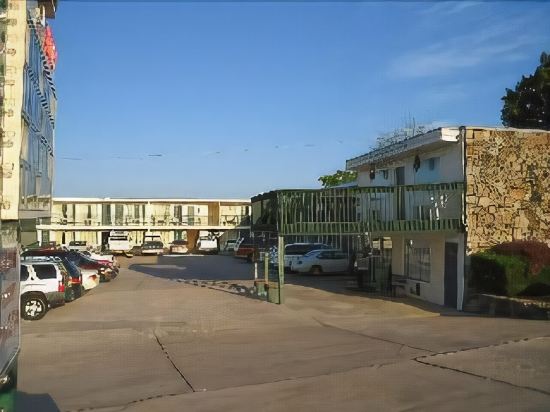 Caprice Motor Inn - photo 18