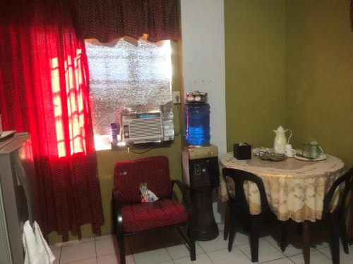 Johnfonz Building Romantic Room — Manila — photo 5