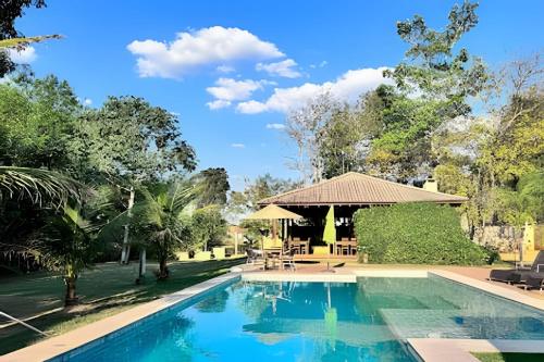 Conforto e piscina no Centro de Bonito in Bonito, Brasil