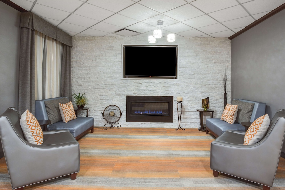 Hampton Inn Pittsburgh West Mifflin - photo 3