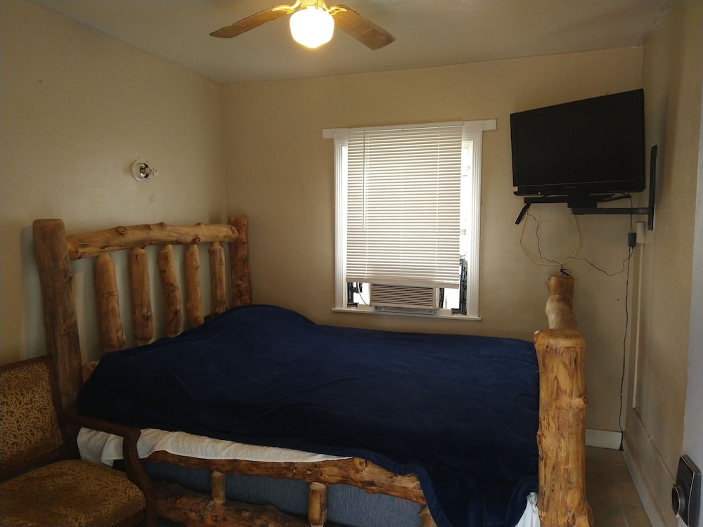 EL Amigo Motel - photo 17