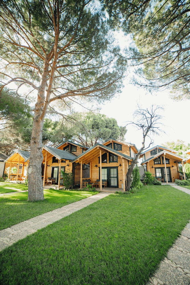 Pino Mar Luxury Bungalows in Erdek, Turkey