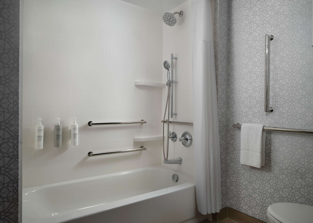 Hampton Inn Troy - photo 10