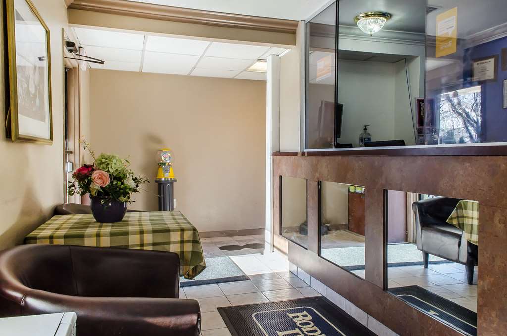 Rodeway Inn Allentown South - photo 6