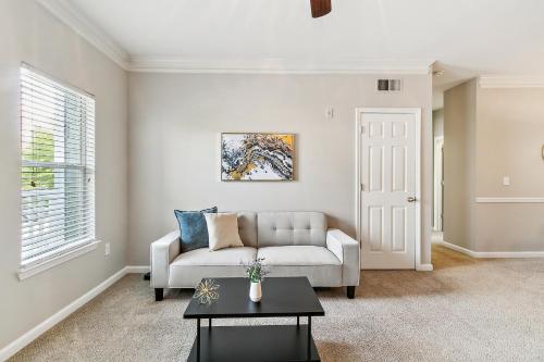 Verandas 2123 I Comfortable W A Modern Flair — 4-Star Luxury Hotel in Valley, United States