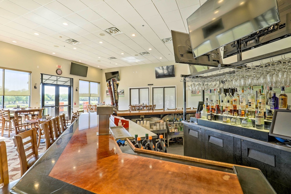 Upscale Unit in Private Golf Resort w Pool - photo 24
