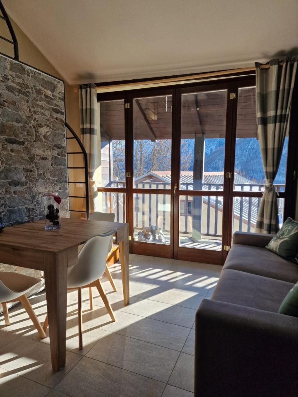 Home Holidays Attico Arc En Ciel — 4-Star Luxury Hotel in Sestriere, Italy