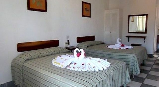 Hotel Jaroje Centro in Santa Maria Huatulco, Mexico