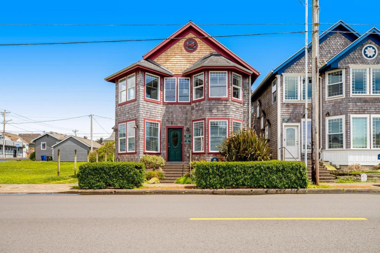 Fairhaven Wakefield House & Applegate House — 4-Star Luxury Hotel in Newport, United States
