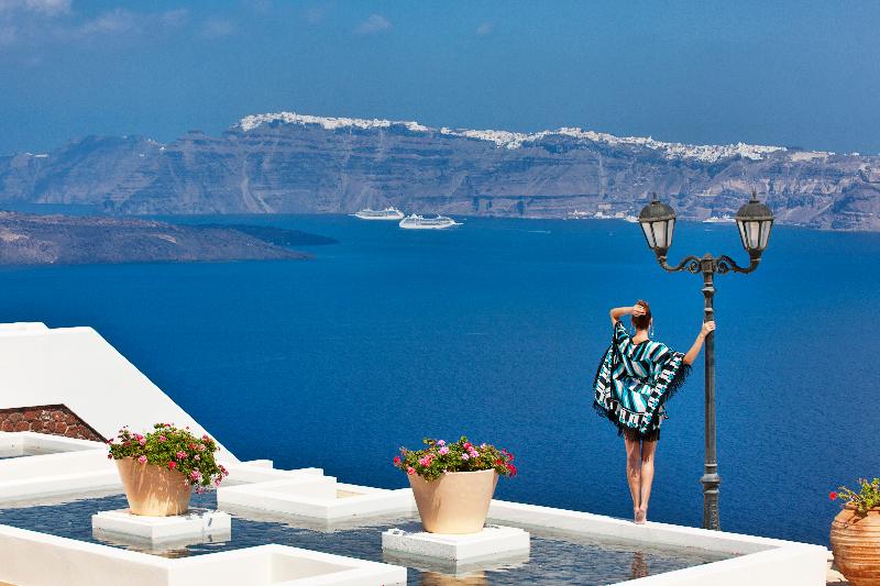 Maison Des Lys Luxury Suites — 4-Star Luxury Hotel in Emporeio, Greece