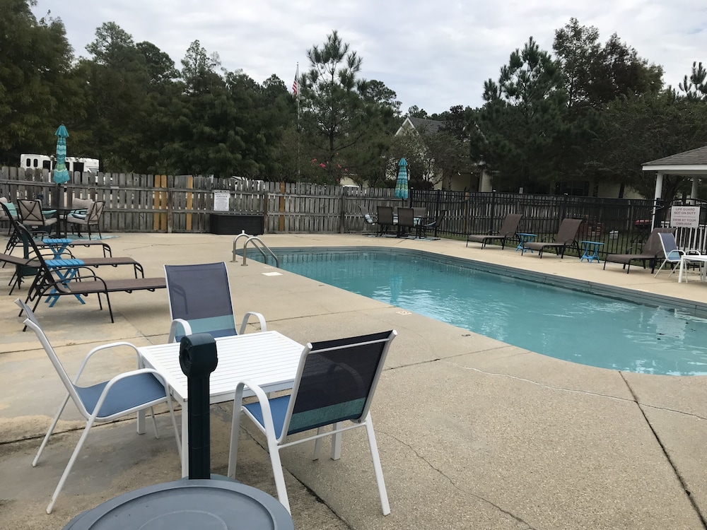 Ante Bellum Manor — hotel in Gautier