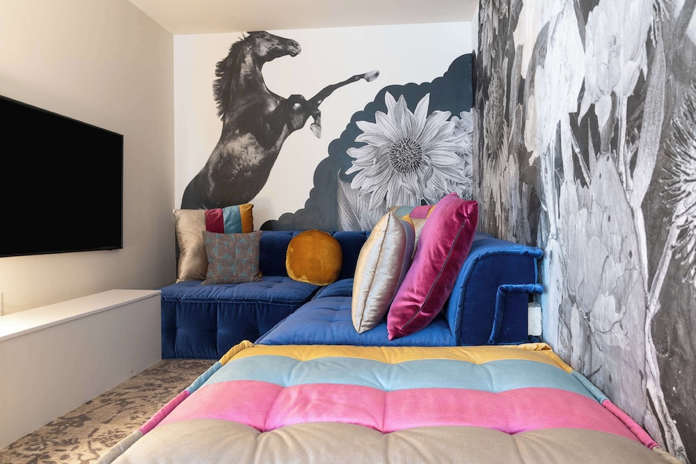 The Wayfarer Downtown LA Tapestry Collection by Hilton - photo 27