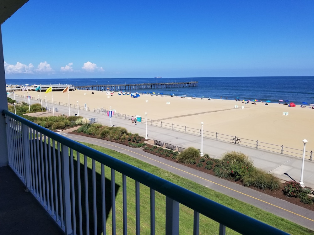 Baymont by Wyndham Virginia Beach Oceanfront - photo 17