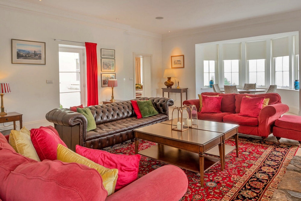 Self catering Retreat With Pool hot tub in Auchterarder, United Kingdom