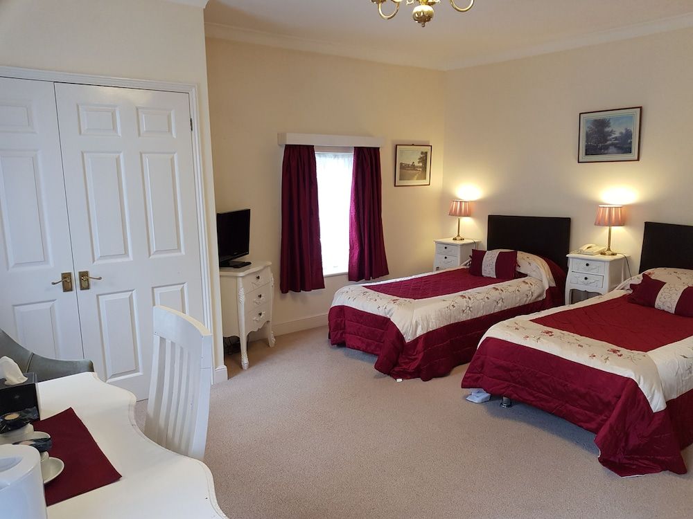 Tyrrells Ford Country Inn & Hotel in Christchurch, United Kingdom