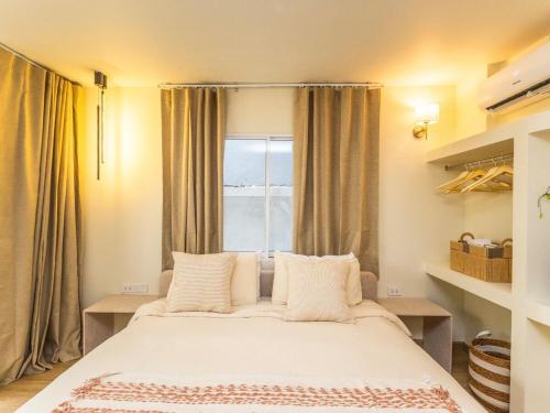 Studio room with private garden in Center Sathorn