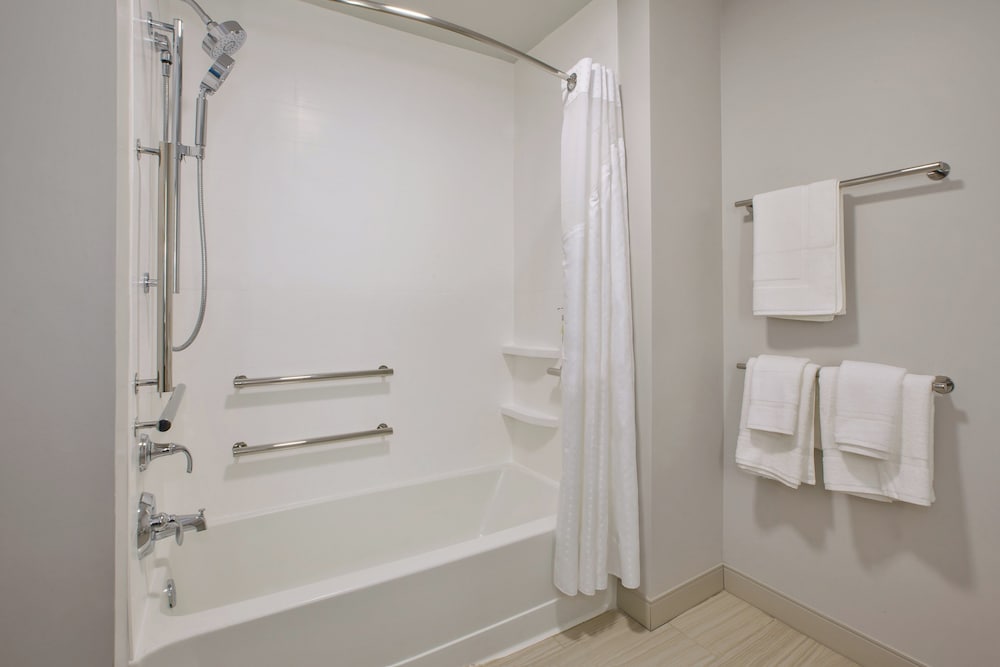 Holiday Inn Express & Suites Wooster by IHG - photo 16