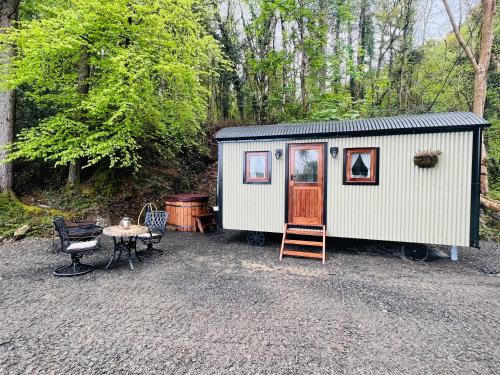 Romantic Shepherds Hut with Hot Tub in The Heart of Snowdonia in Dolgellau, United Kingdom