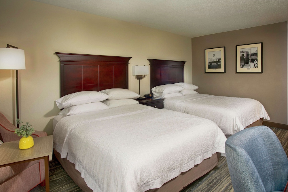 Hampton Inn Collierville - photo 15
