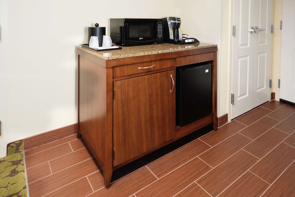 Hilton Garden Inn Greensboro Airport - photo 30