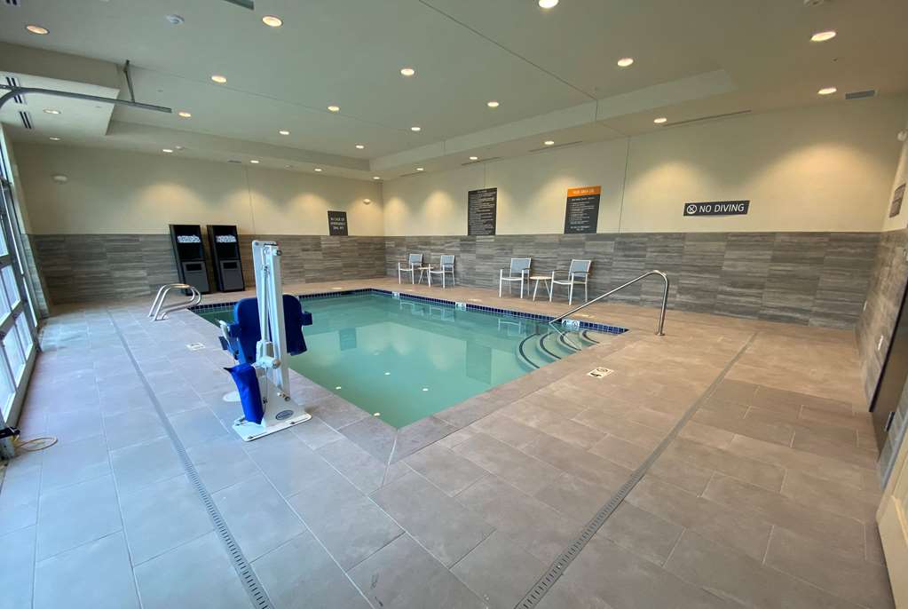 La Quinta Inn & Suites by Wyndham Centralia - photo 16