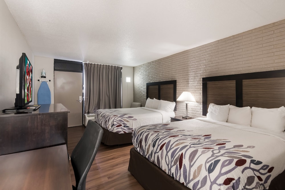 Red Roof Inn Lenoir - photo 3