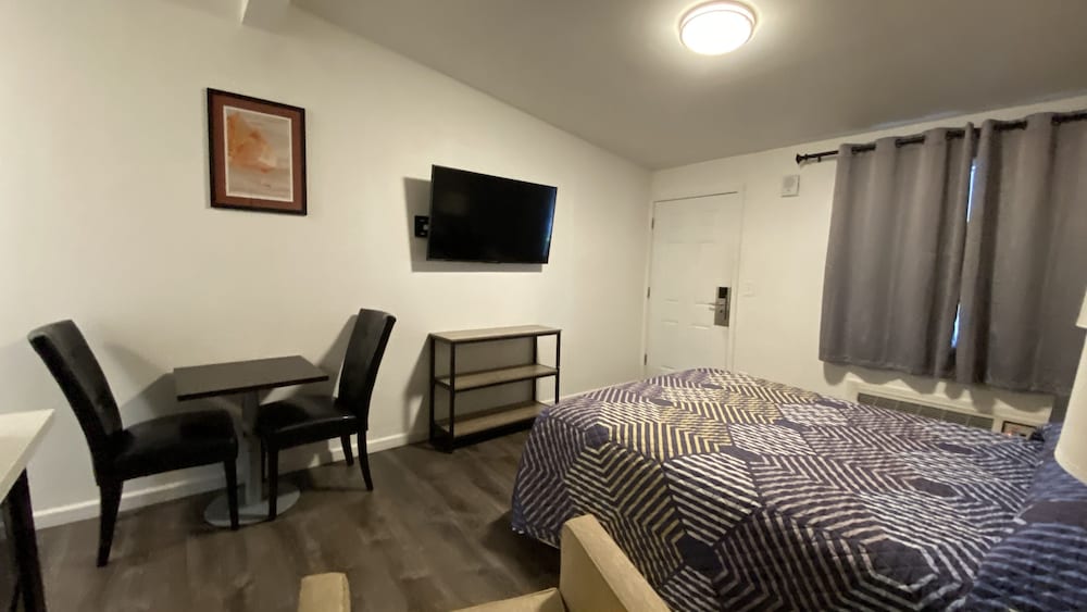 Golden Kent Motel - photo 20