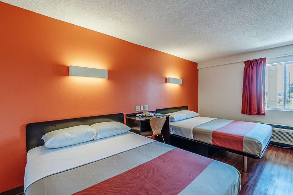 Motel 6 Martinsburg WV - photo 24