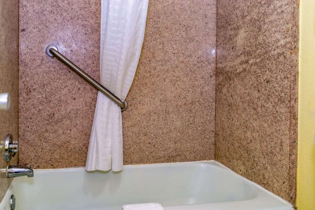 Park Inn by Radisson Weldon Roanoke Rapids - photo 17