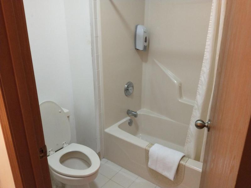 Dutton Inn - photo 45