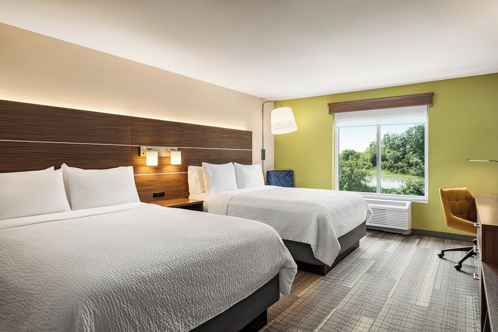 Holiday Inn Express & Suites Hagerstown by IHG - photo 7