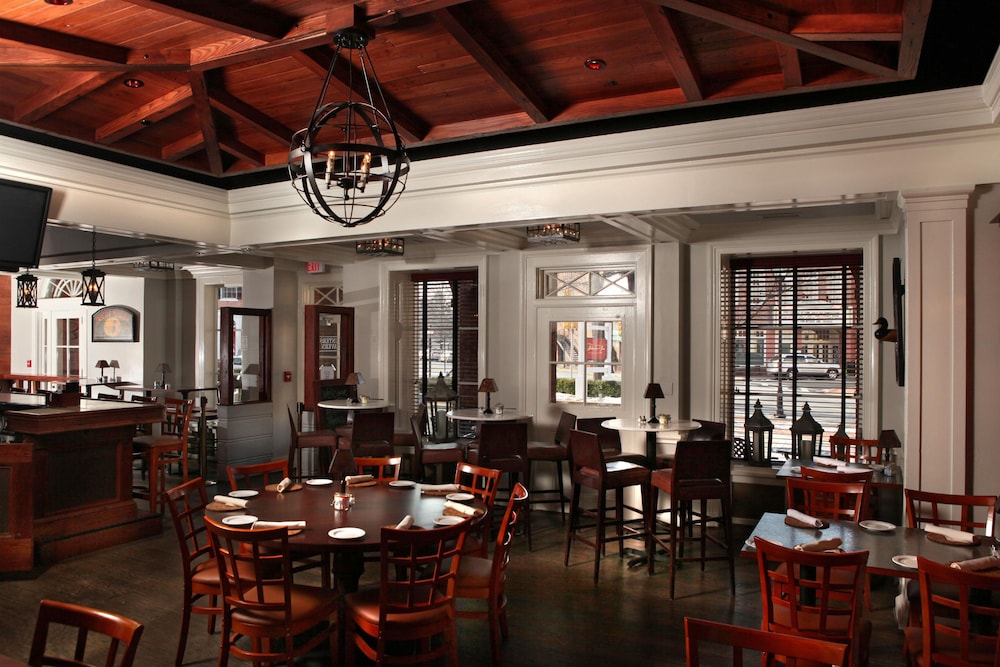 The Tidewater Inn - photo 44