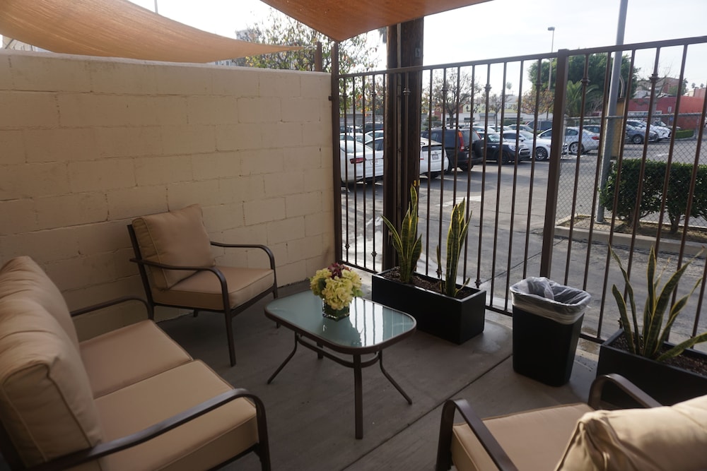Tuscan Garden Inn - photo 32