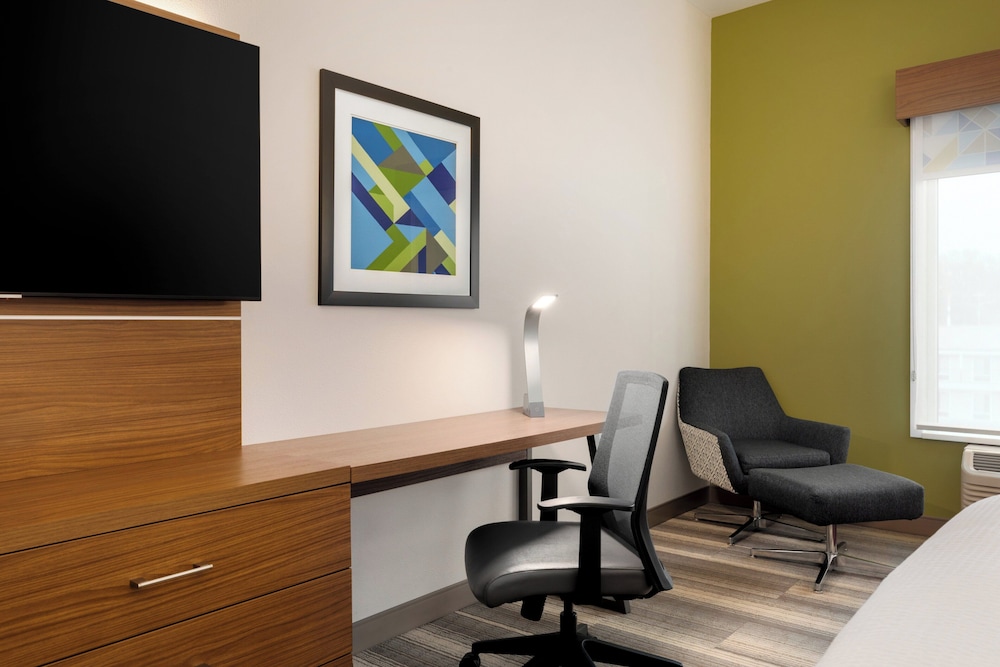 Holiday Inn Express And Suites Dalton Walnut Ave - photo 17