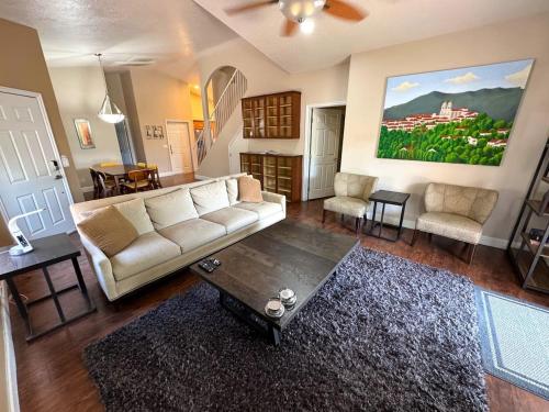 House with 2 Master Bedrooms