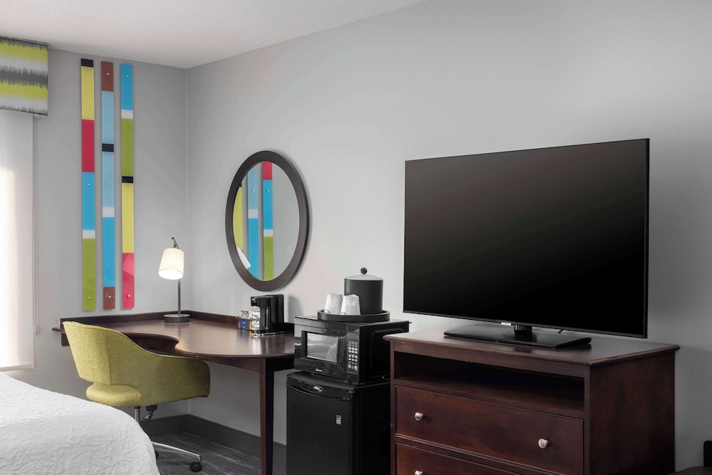 Hampton Inn & Suites Birmingham 280 East Eagle Point - photo 11