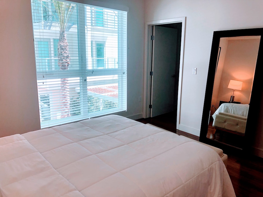 Resort Style Suites in Downtown LA - photo 5
