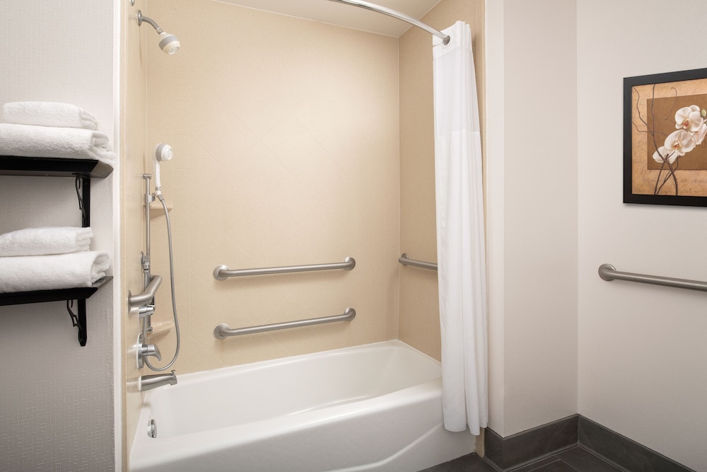 Hampton Inn & Suites Lake City - photo 22