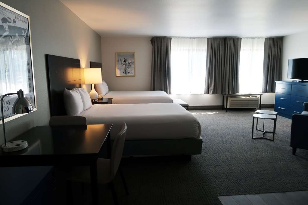 Oxford Suites Portland Jantzen Beach - photo 9