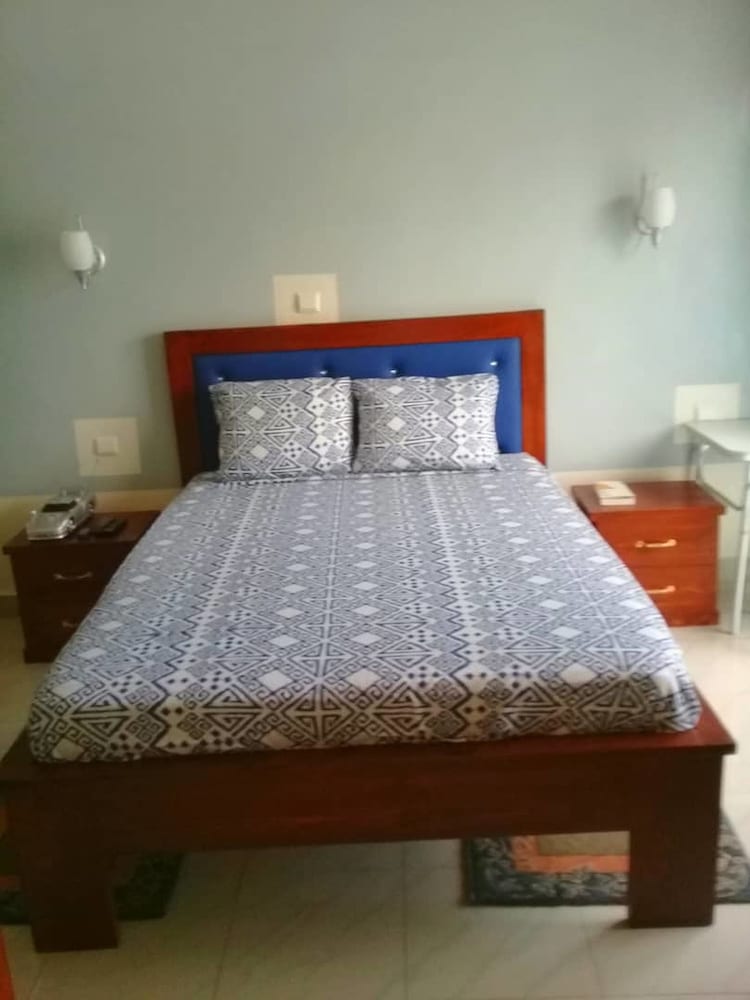 Stayplus Tony Liberte 1 — Dakar