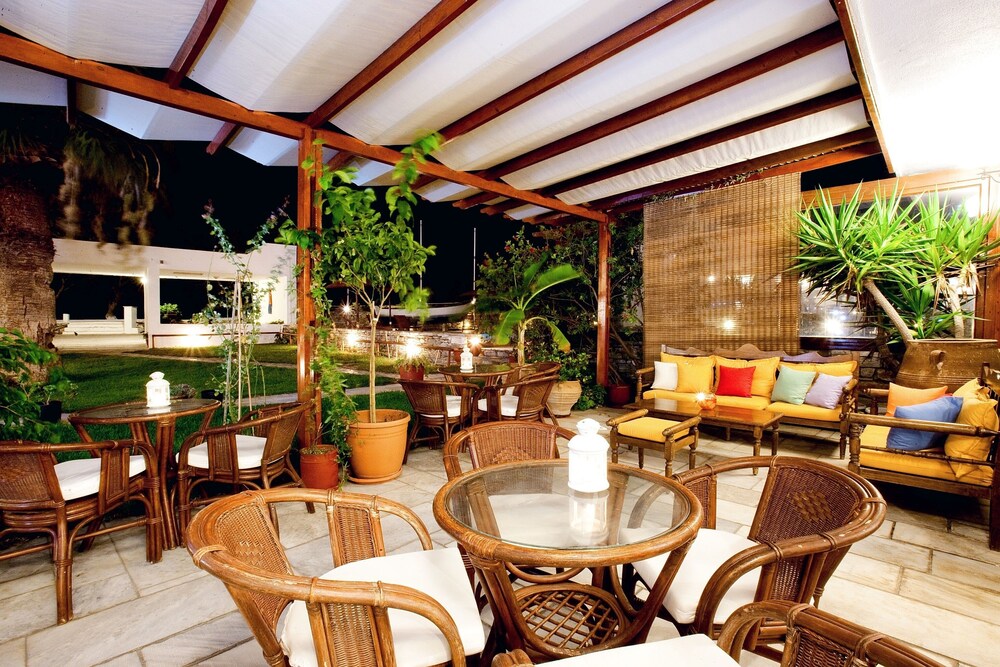 Aeolos Bay Hotel in Tinos, Greece