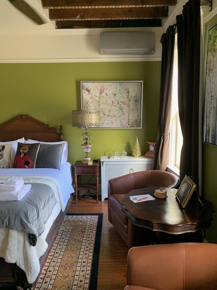 The Hygrade Inn - photo 24