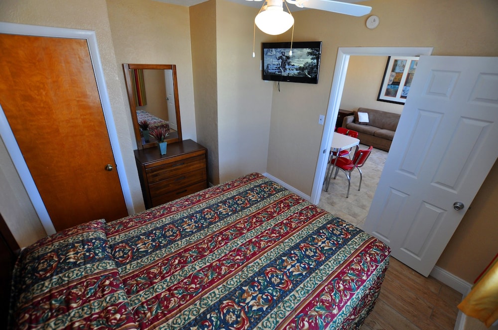 Nantucket Inn & Suites - photo 3