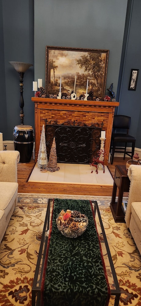 Oaklawn Inn Llc - photo 61