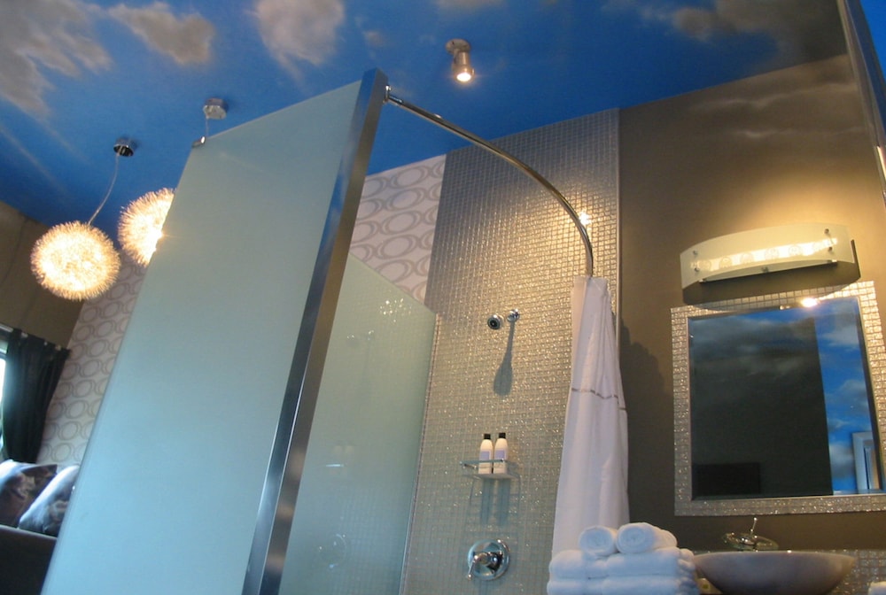 The Roxbury - photo 217